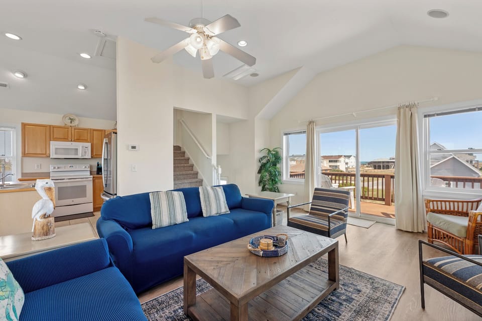 KDS9400: Duncan's Dune | Top Level Living Area