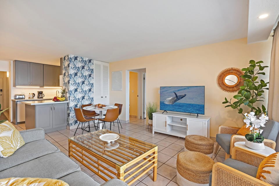 Share aloha over a meal. Whether fresh poke or takeout from a local favorite.