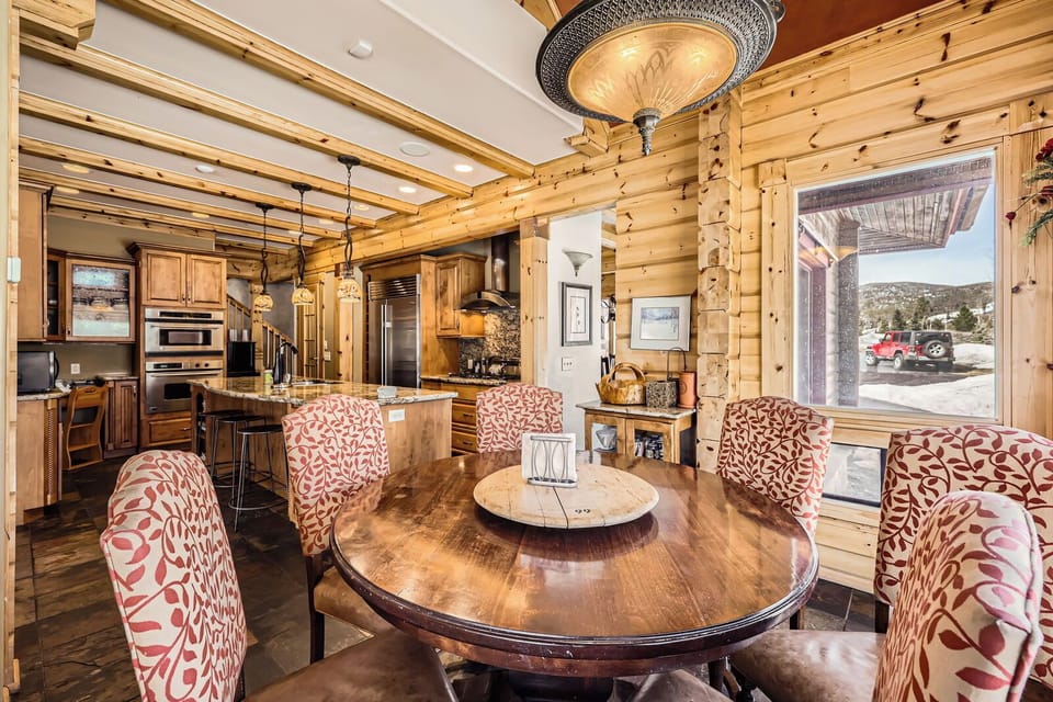 Additional dining table 