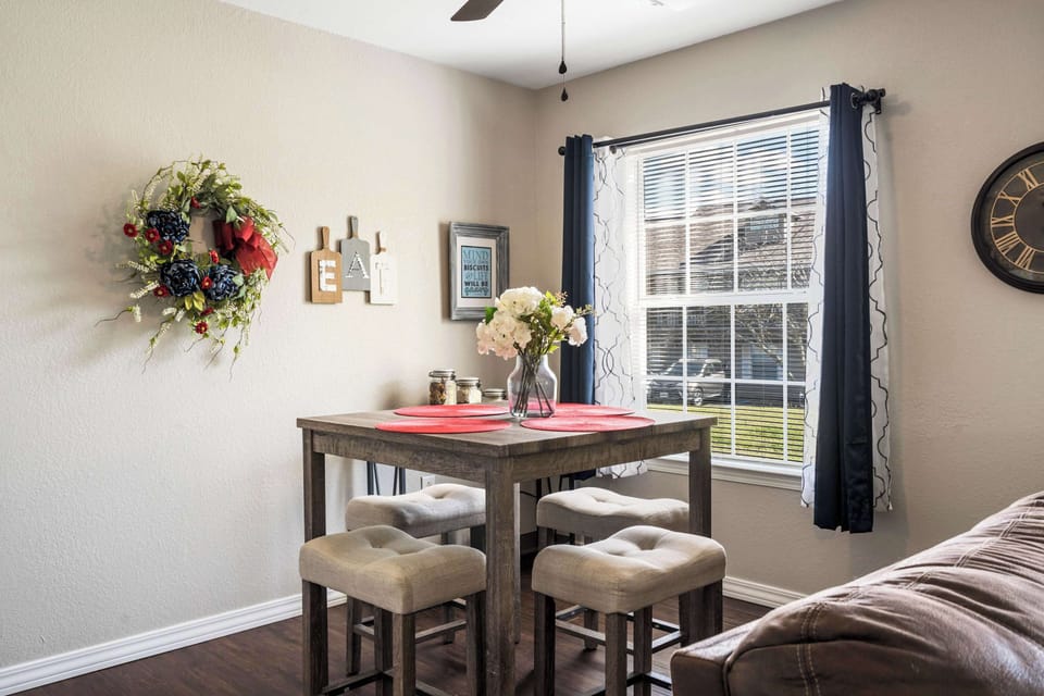Make mealtime memories together at the dining table, seating 4