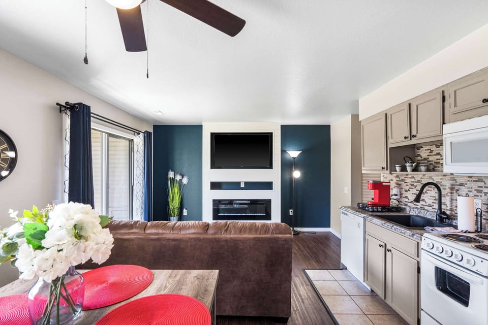 Make mealtime memories together at the dining table, seating 4