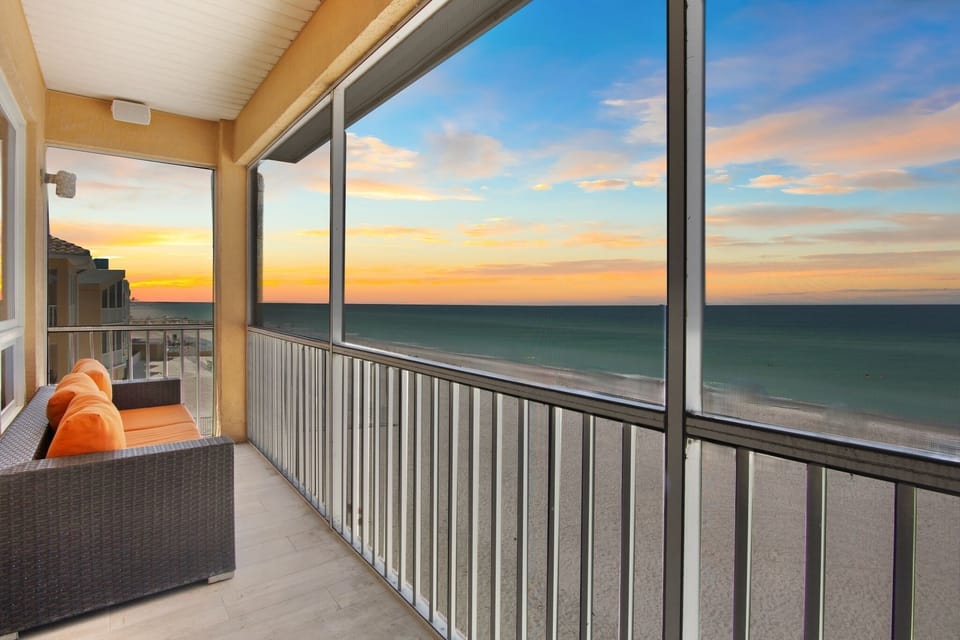 Balcony, Beachfront