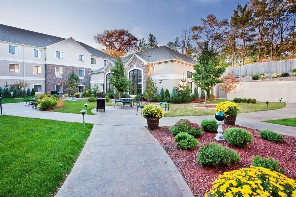 Stroll through the beautifully landscaped garden, perfect for quiet relaxation or fun gatherings.
