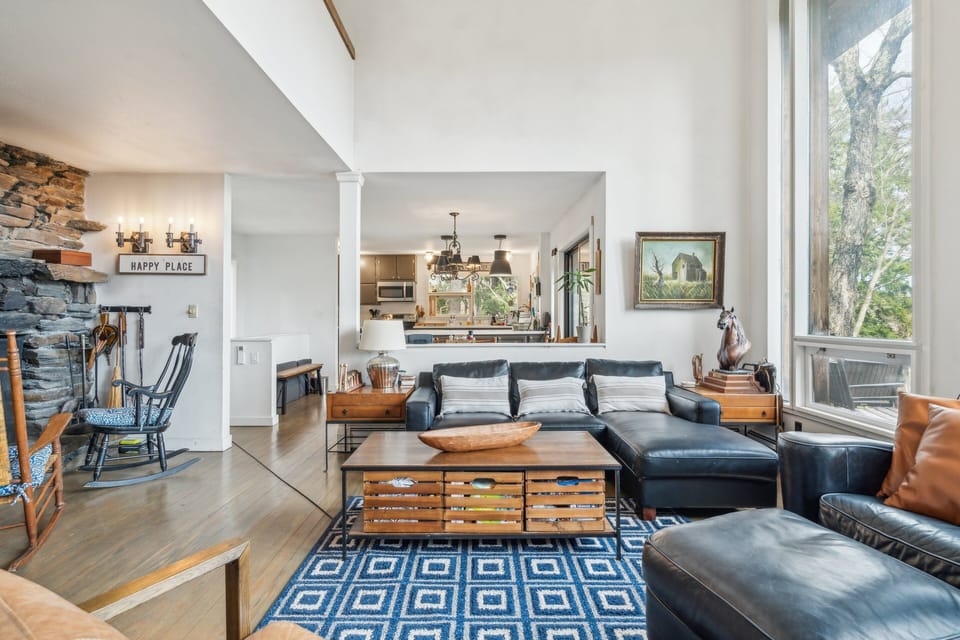 Home Decor, Building, Furniture, Indoors, Living Room