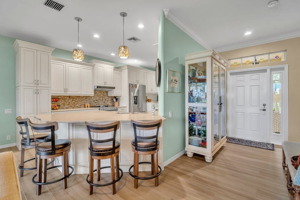 Kitchen/Entry Way