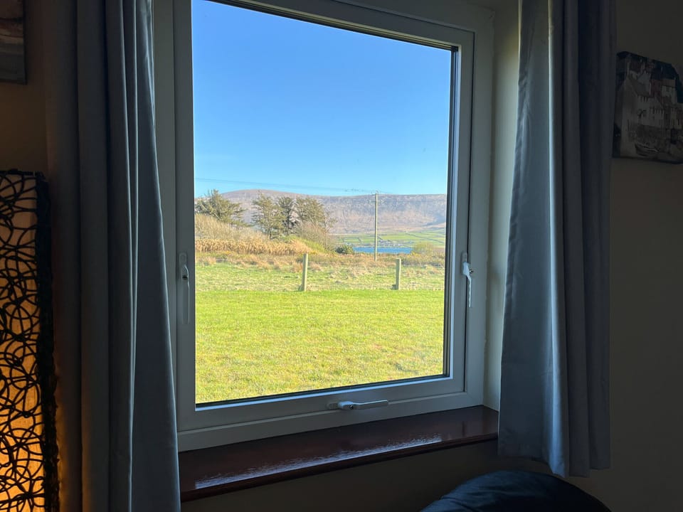 Honeybee Cottage Valentia Co Kerry. Self catering holiday home with spectacular views.
