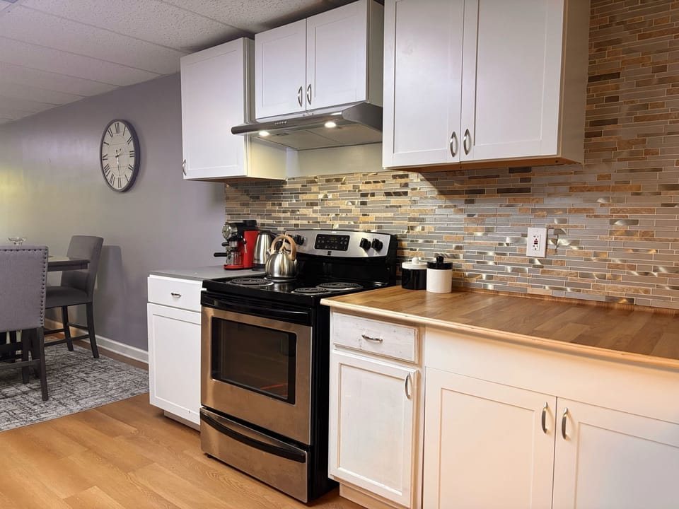Full Kitchen area