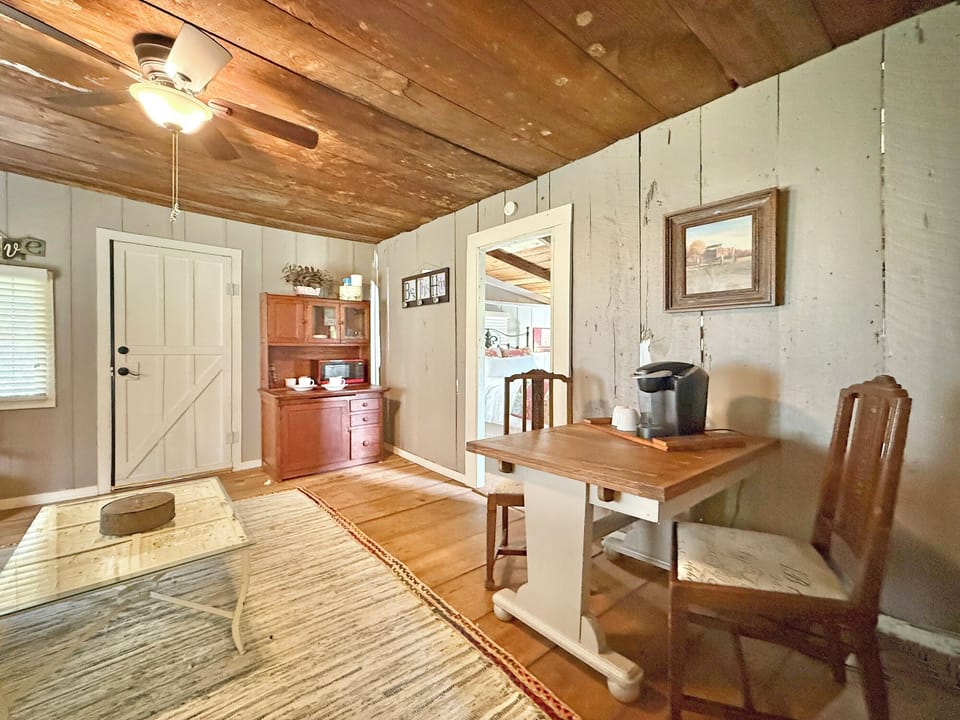 Cottage20-20Den204