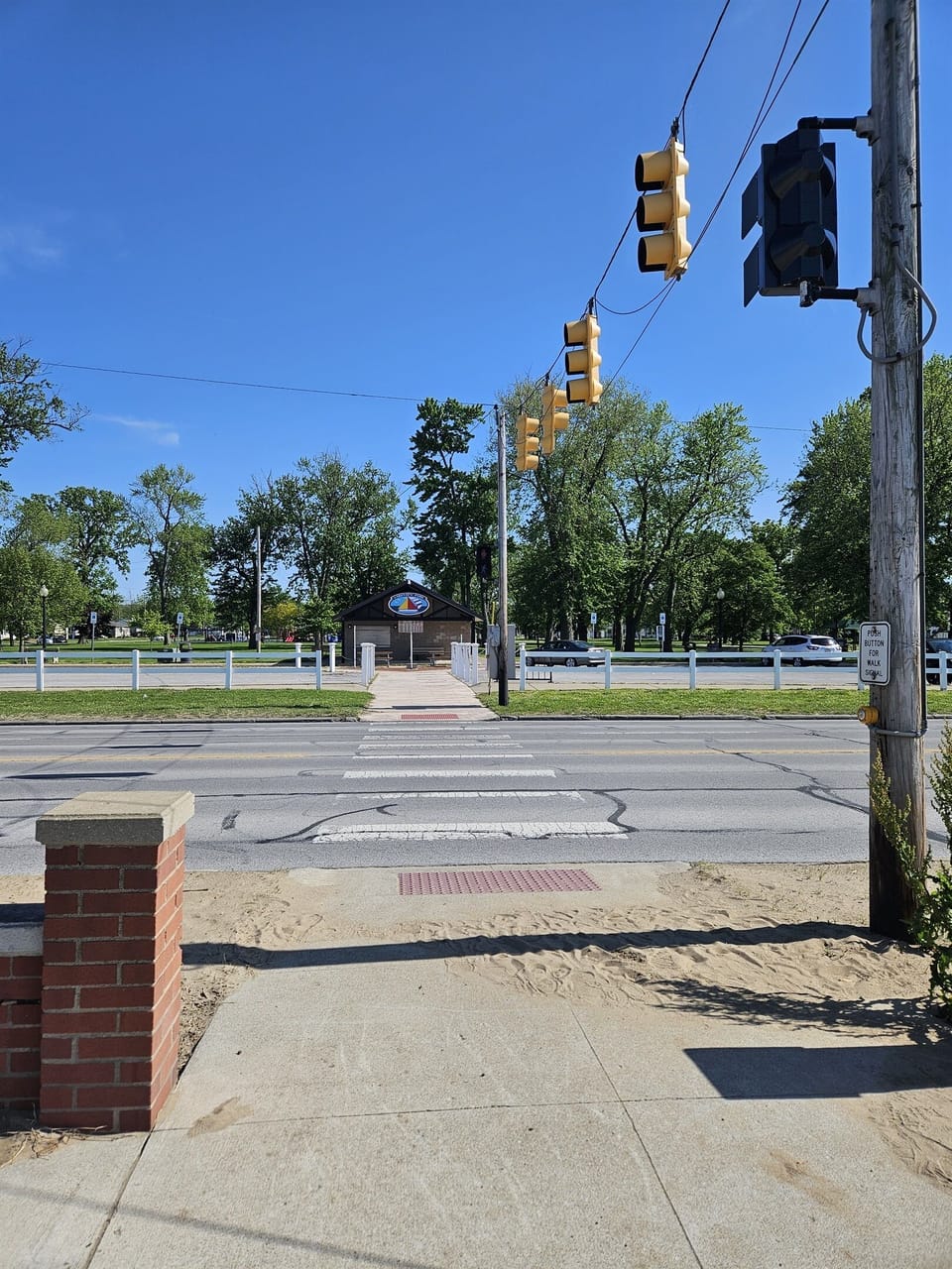 convenient cross walk to the beach