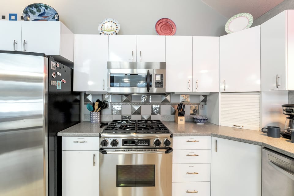 Gas Range | Main Level