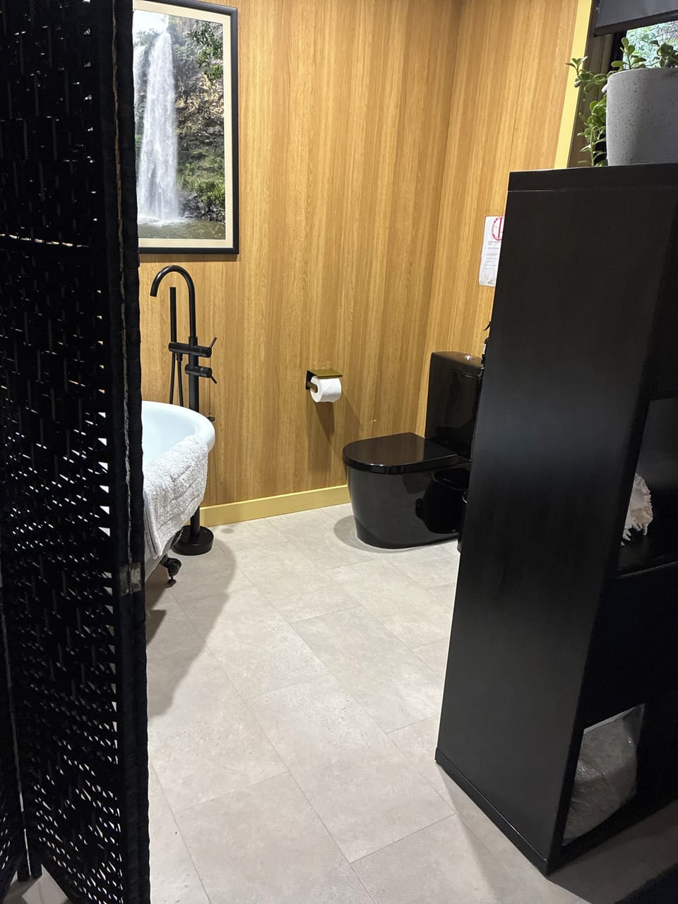 Clawfoot bath and toilet