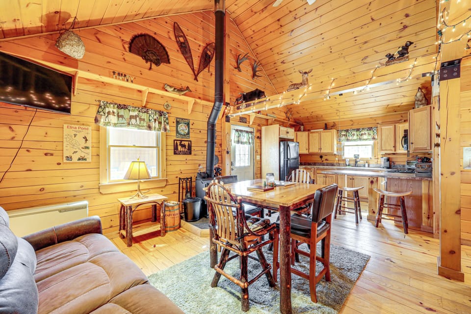 Open Living Area | Main Level | Free WiFi | Smart TV | Electric Heating