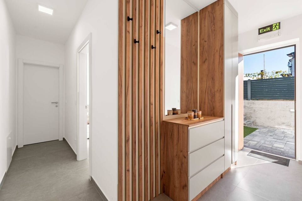 Entrance / Reception