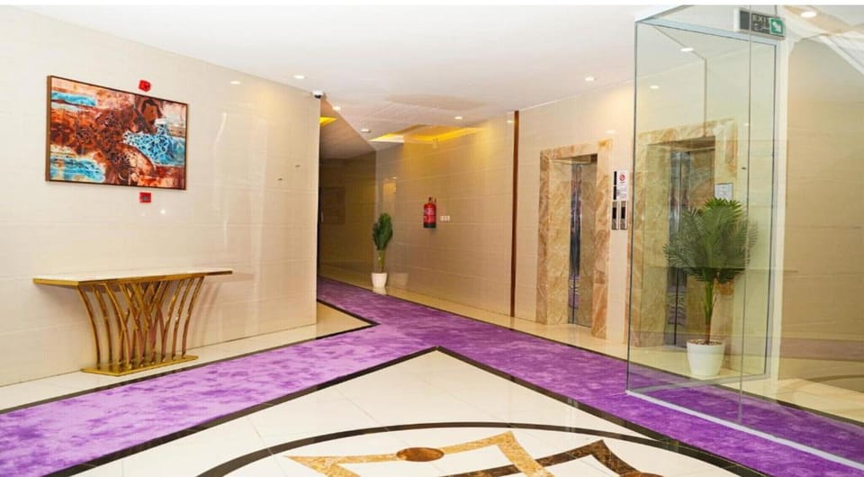 Entrance / Reception