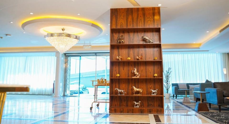 Entrance / Reception