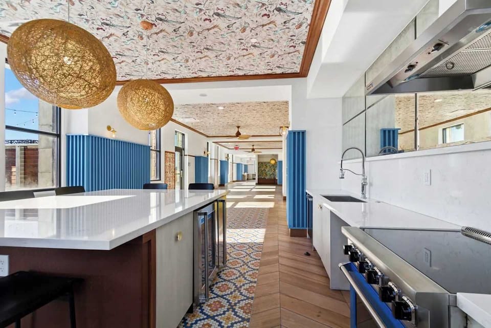 Common area kitchen [temporarily closed]
