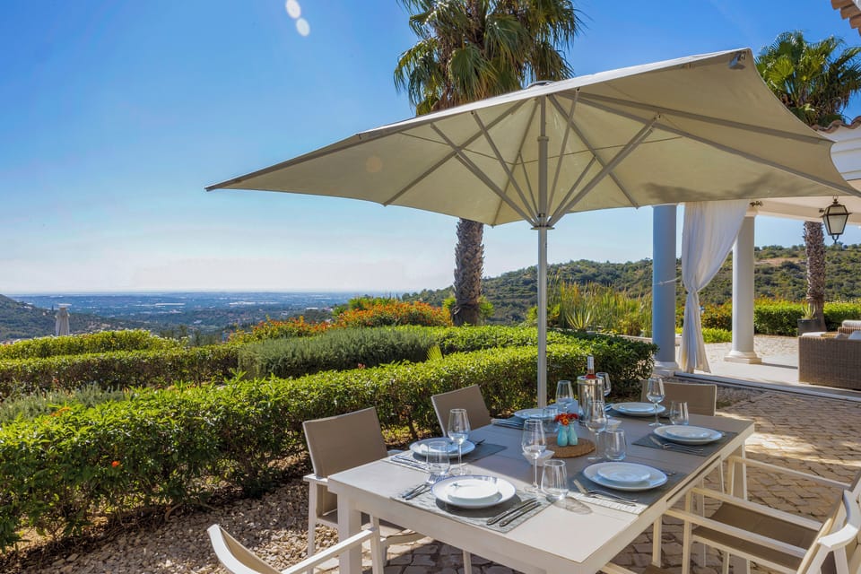Terrace Dining
