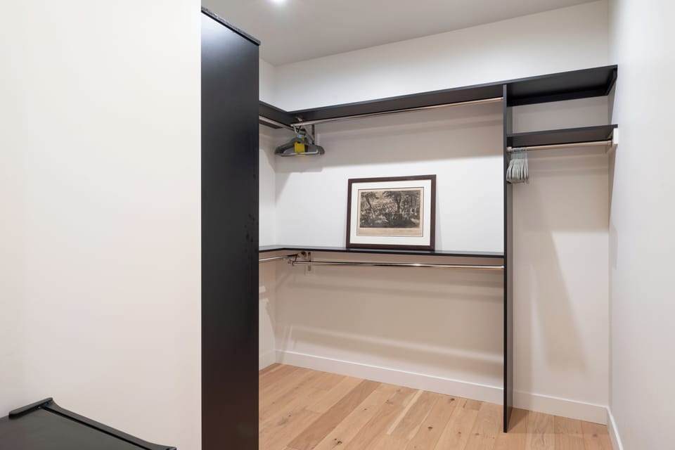 Master Walk in Closet | Middle Level