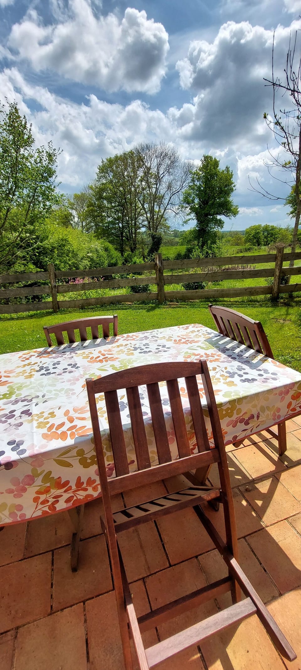 Outdoor dining