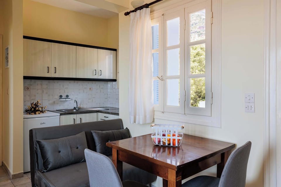 A lovely dining corner for family and friends


