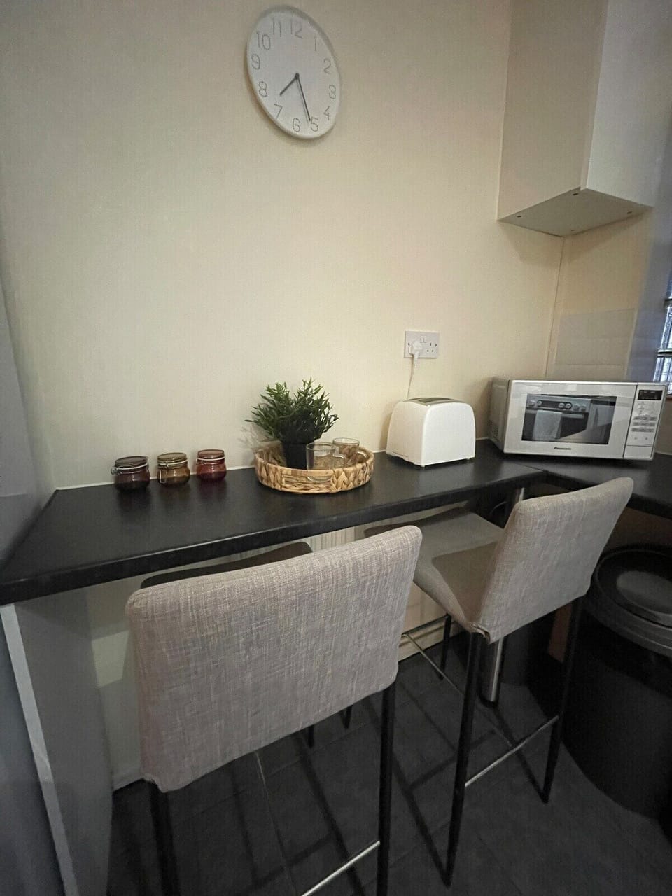 Dining / Restaurant