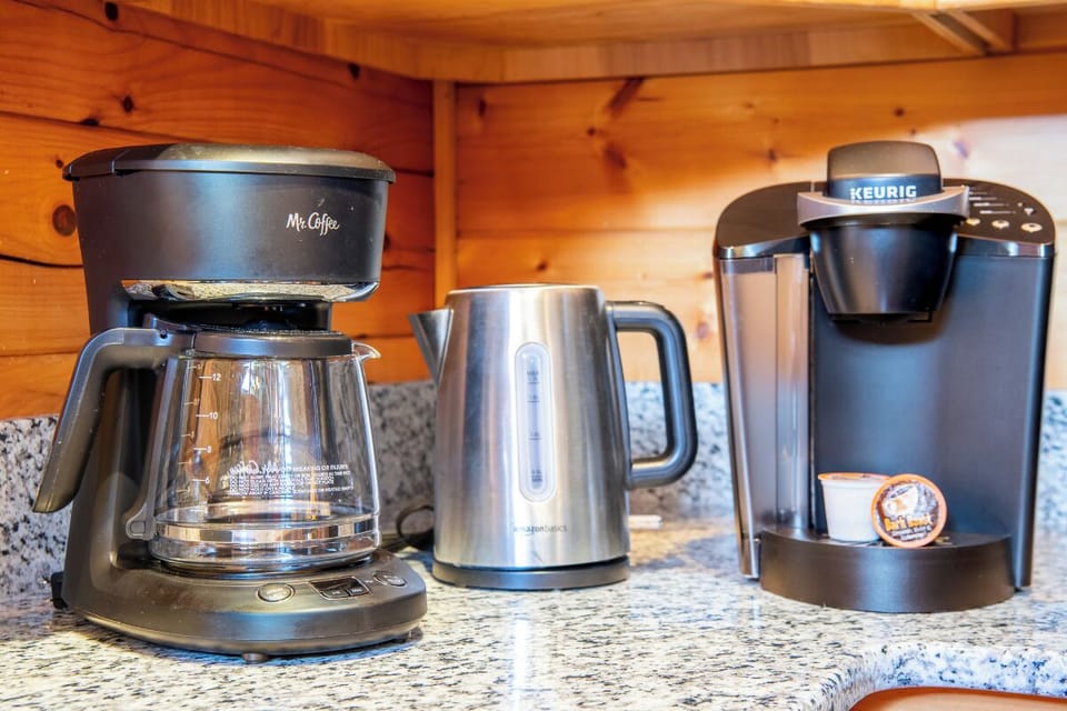 Bear Ridge's fully equipped kitchen