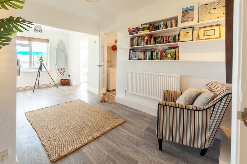 Snug leading to Kitchen, Lounge & bedroom wing
