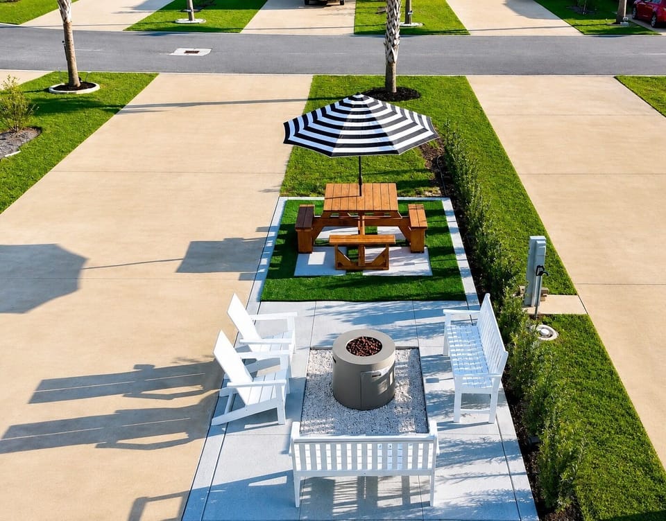 Outdoor dining