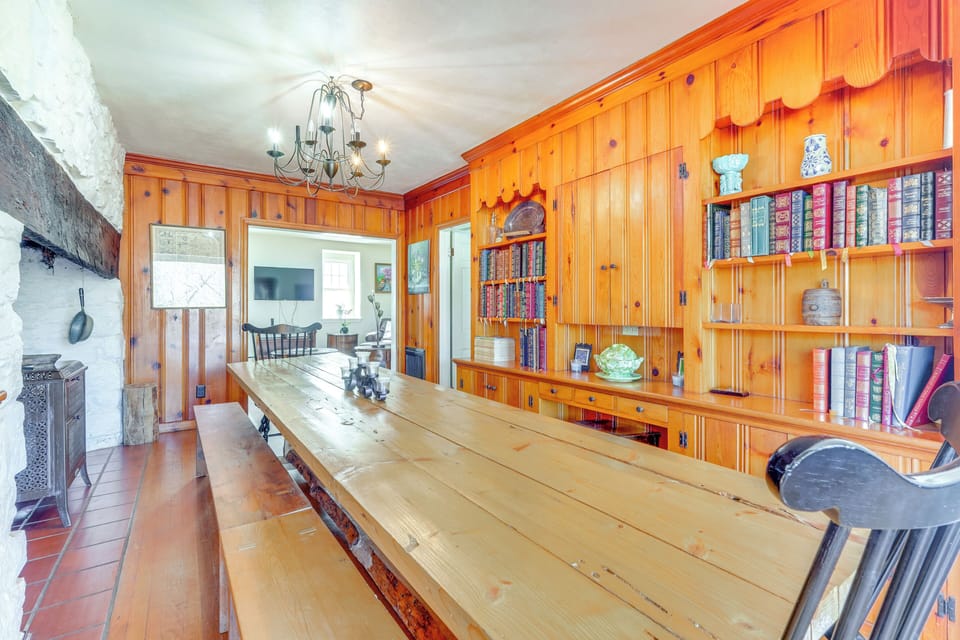 East Stroudsburg Vacation Rental | 6BR | 3.5BA | Stairs Required | 4,000 Sq Ft