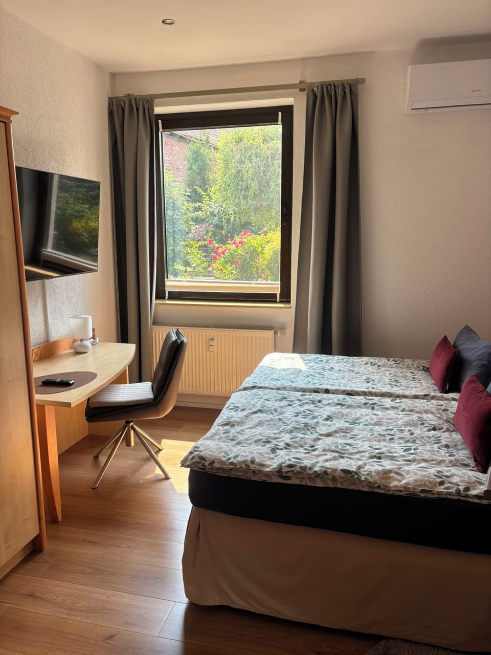 Vacation apartment Alte Volksbank Nauendorf - Stay in a former bank. Apartment in Thuringia, Germany