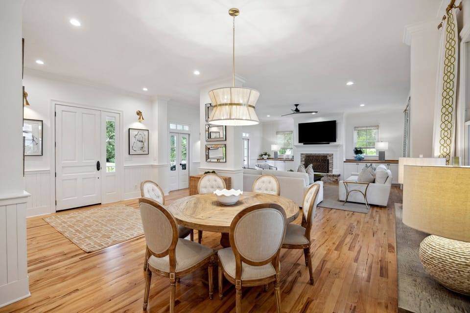 Dining Table for 6 Guests
