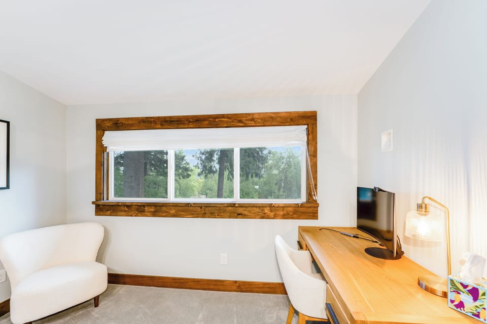 Master Bedroom (Main Level) –desk space