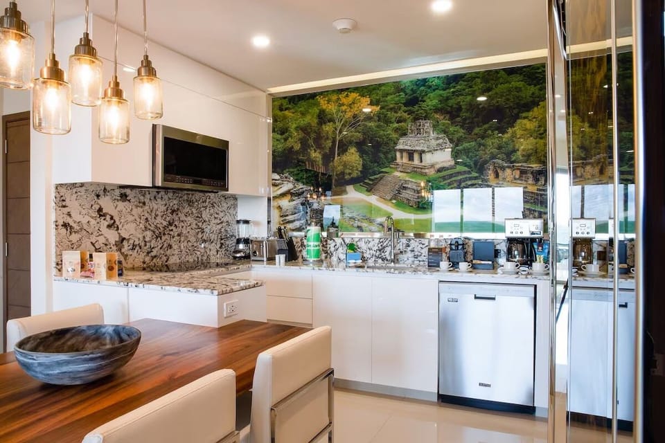 Full Chef's Kitchen