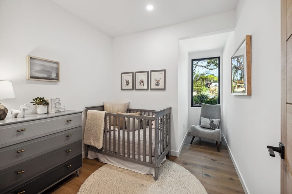 Children's room / office