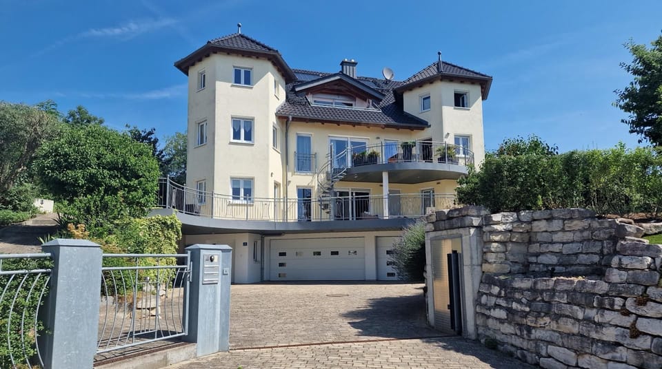 Vacation apartment (140sqm) with two bedrooms and whirlpool bathtub Apartment in Bavaria