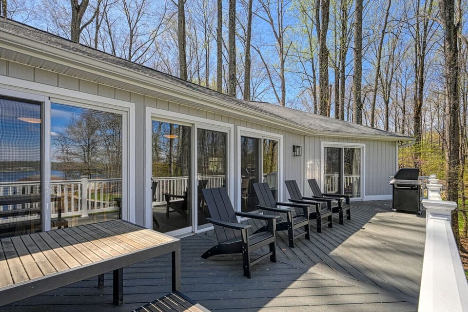 Outdoor seating area overlooking Lake Anna — perfect for evening relaxation.