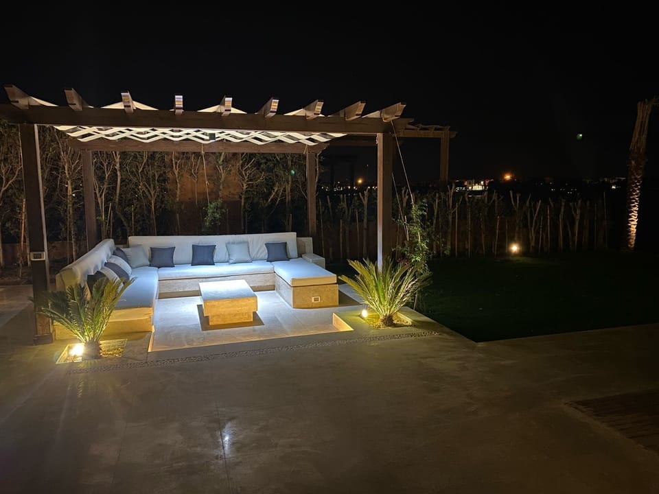 Seating area under Pergola