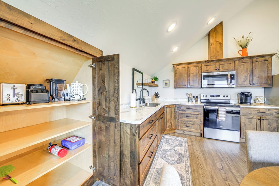Kitchen | 2nd Floor | Cooking Basics | Keurig Coffee Maker | Spices