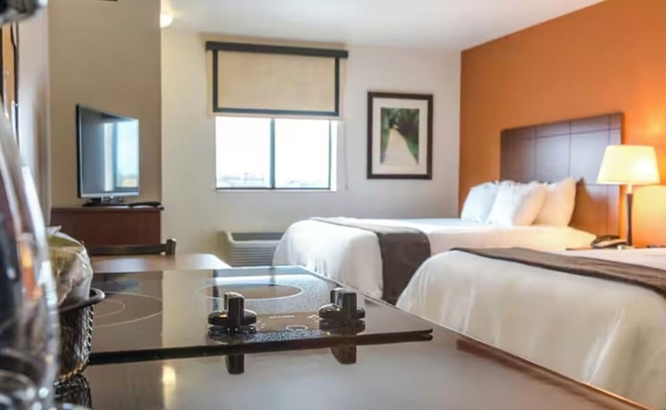 Comfortable Unit with Two Queen size beds