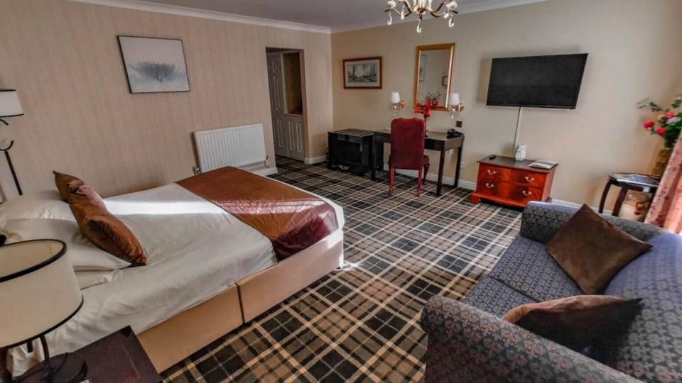 Unit with 1 King bed