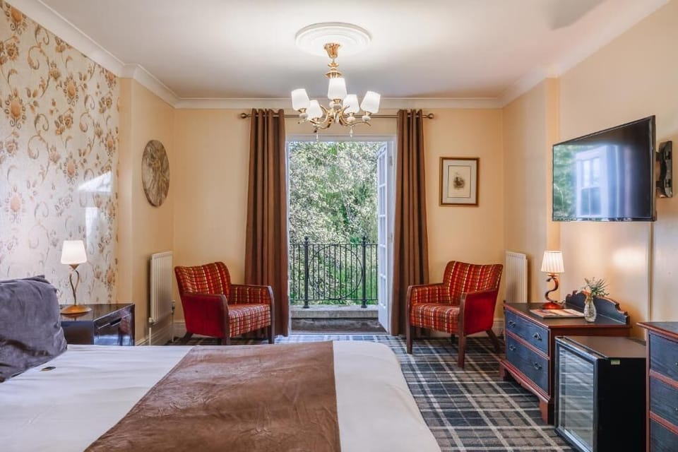 Suite with 1 King bed