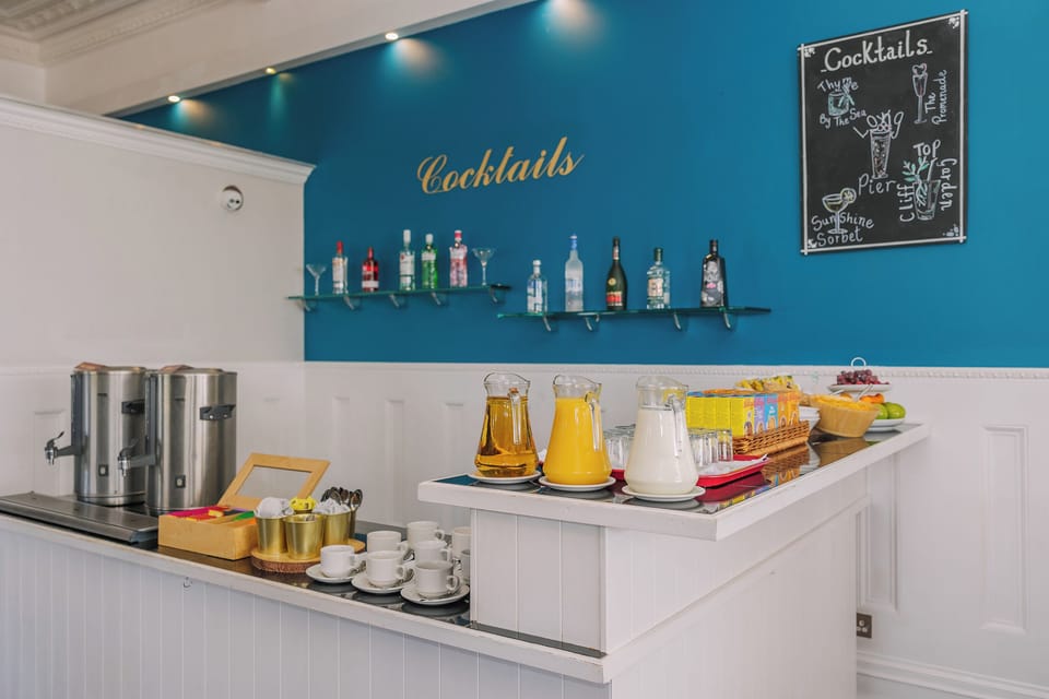 Sip crafted cocktails and fresh juices at the stylish bar.