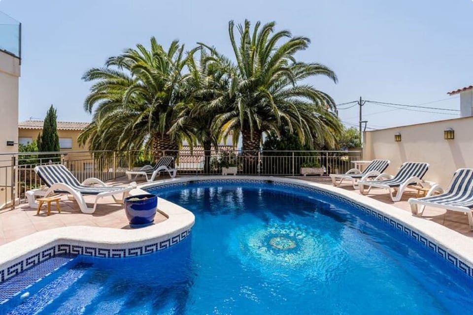 Holiday Home Swimming Pool