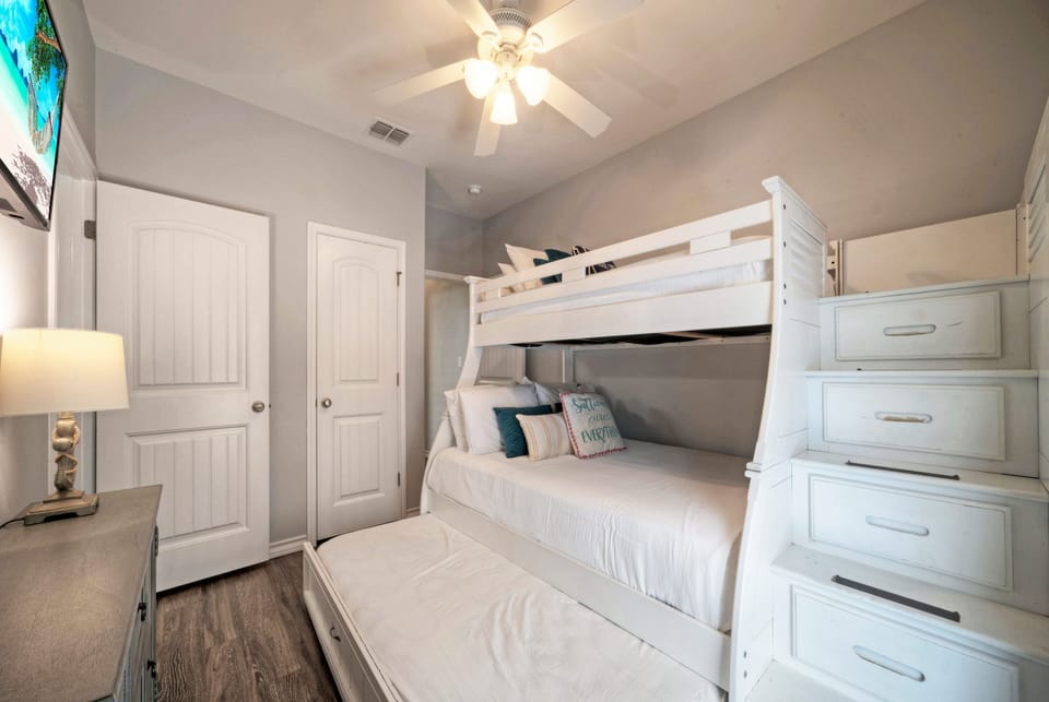 Bedroom 3. (Carpe Beach Bum)