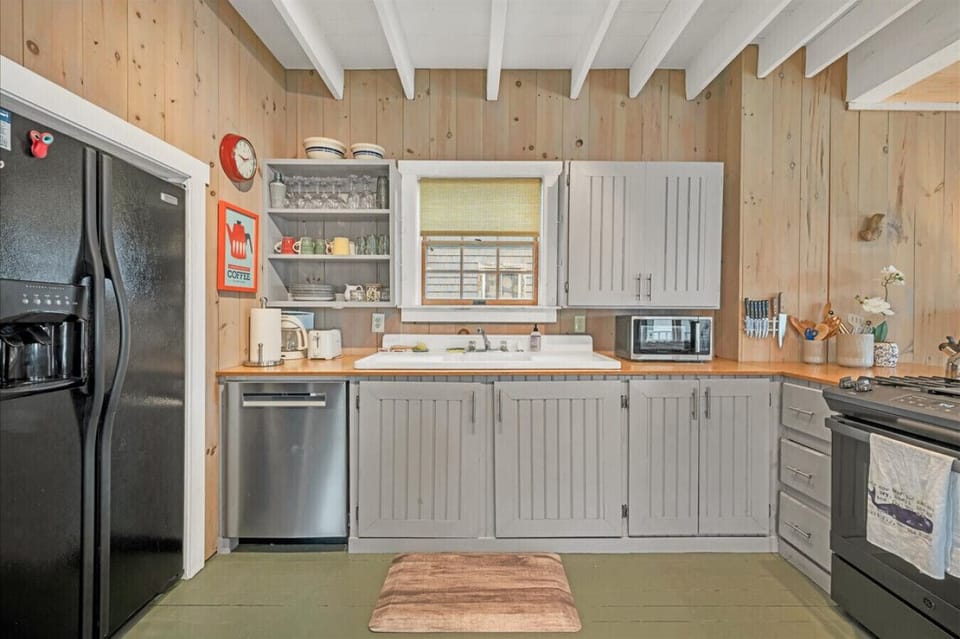 Fully stocked kitchen