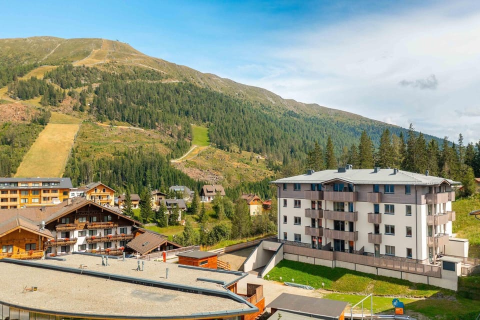 Immediate Surroundings [summer] (<1 km)