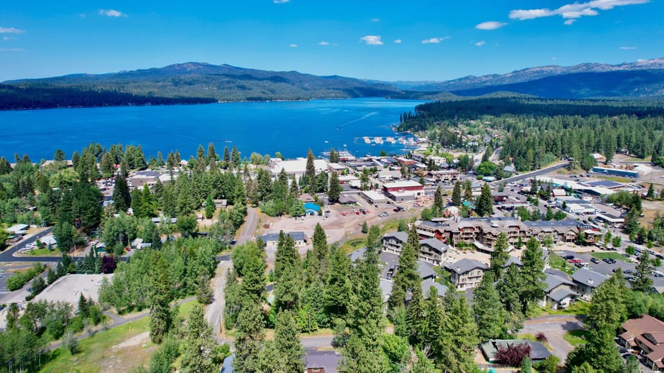 Aerial View of neighborhood and Payette lake
