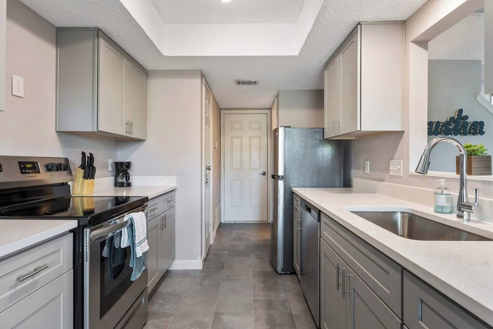 Full Kitchen