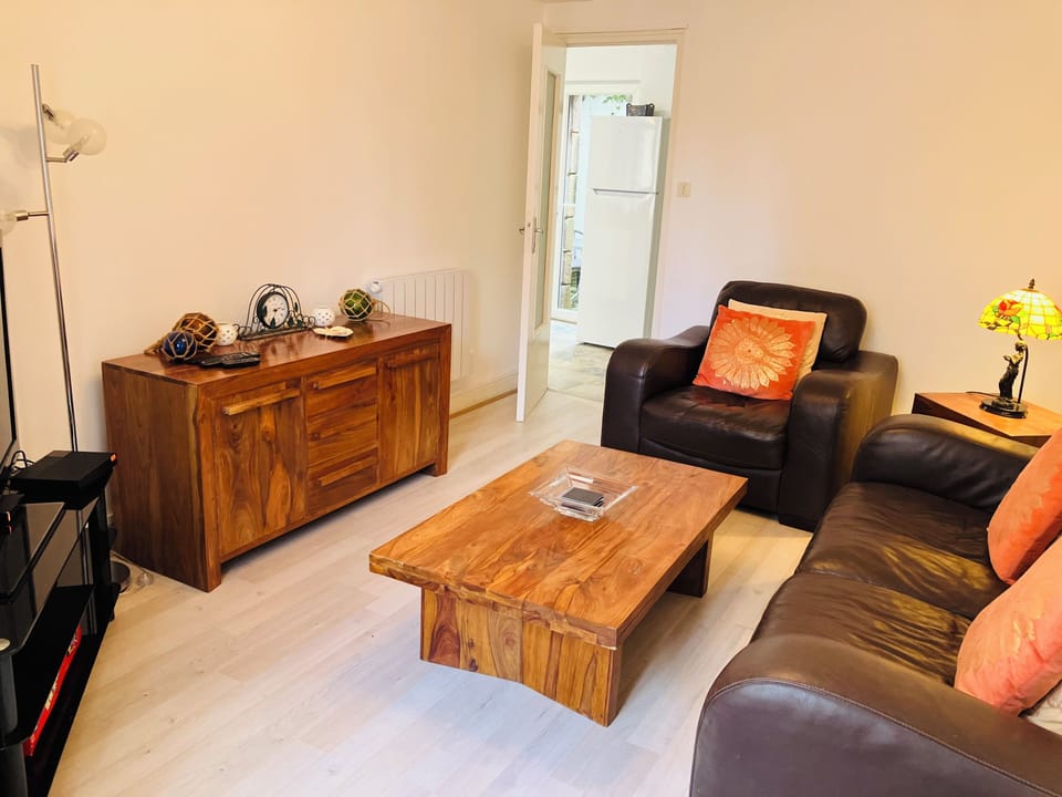 Lounge leading to kitchen
