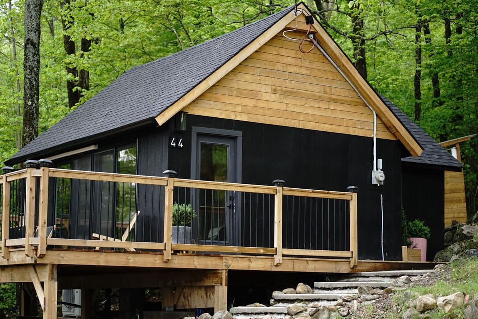 EXTERIOR OF THE CABIN